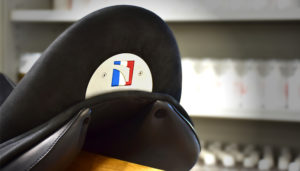 dressage DPL bleu blanc rouge sur-mesure selle logo Childéric